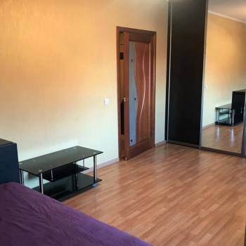 Сдается 1-комнатная квартира, 50 м²