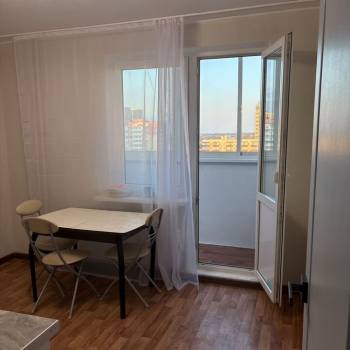 Сдается 1-комнатная квартира, 40 м²