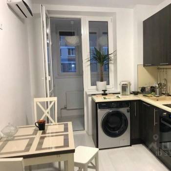 Продается 1-комнатная квартира, 42 м²
