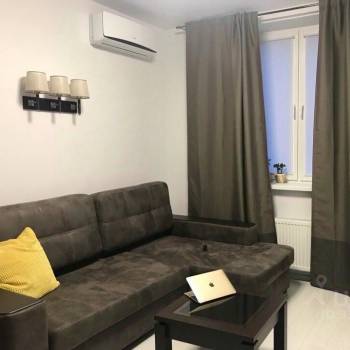 Продается 1-комнатная квартира, 42 м²