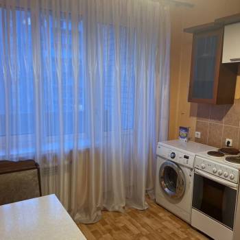 Сдается 1-комнатная квартира, 38 м²
