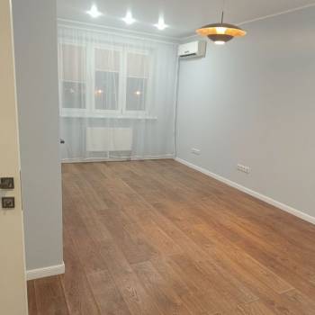Продается 1-комнатная квартира, 42 м²