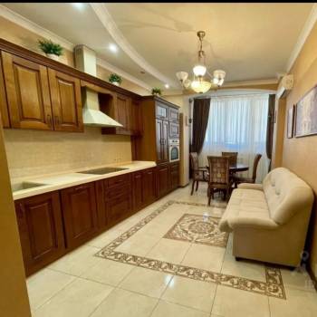 Сдается 2-х комнатная квартира, 74 м²