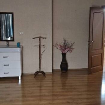 Сдается Многокомнатная квартира, 150 м²
