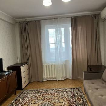 Сдается 1-комнатная квартира, 42,4 м²