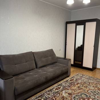 Сдается 1-комнатная квартира, 42,4 м²