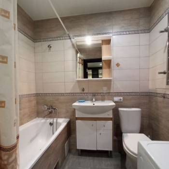 Продается 1-комнатная квартира, 42,2 м²
