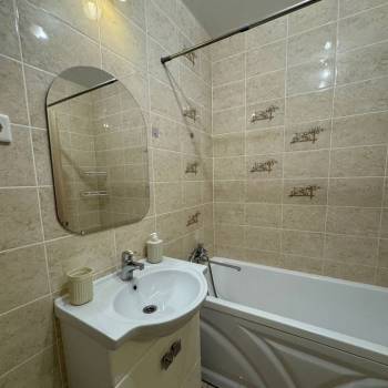 Продается 1-комнатная квартира, 40 м²