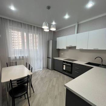 Сдается 1-комнатная квартира, 42 м²