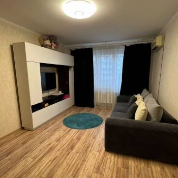 Сдается 1-комнатная квартира, 39 м²