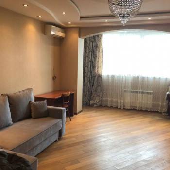 Сдается 2-х комнатная квартира, 77 м²