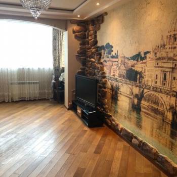 Сдается 2-х комнатная квартира, 77 м²