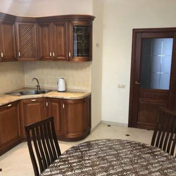 Сдается 2-х комнатная квартира, 77 м²
