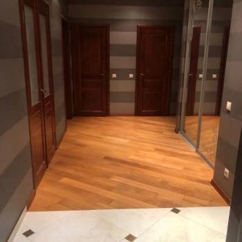 Сдается 2-х комнатная квартира, 77 м²