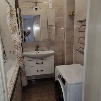 Продается 1-комнатная квартира, 42 м²