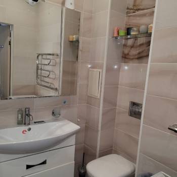 Продается 1-комнатная квартира, 42 м²