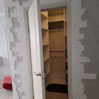 Продается 1-комнатная квартира, 42 м²