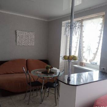 Продается 1-комнатная квартира, 42 м²