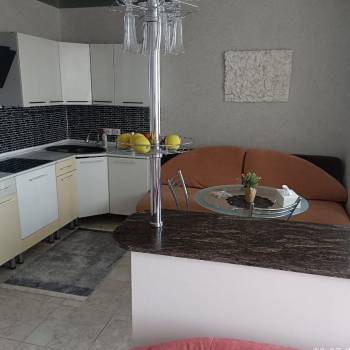 Продается 1-комнатная квартира, 42 м²