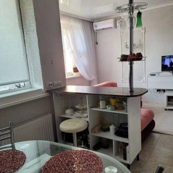 Продается 1-комнатная квартира, 42 м²