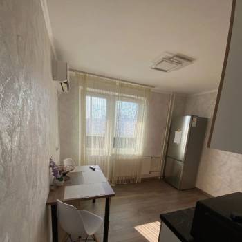 Продается 1-комнатная квартира, 38 м²