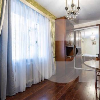 Продается Многокомнатная квартира, 107 м²