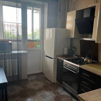 Сдается Многокомнатная квартира, 90 м²