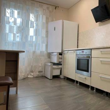 Сдается 1-комнатная квартира, 38 м²