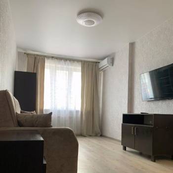 Сдается 1-комнатная квартира, 38 м²