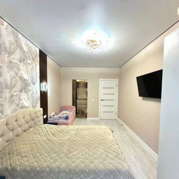 Продается 1-комнатная квартира, 37 м²