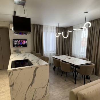 Сдается Многокомнатная квартира, 140 м²