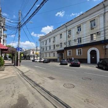 Сдается Нежилое помещение, 300 м²
