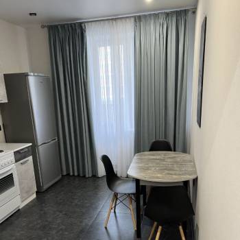 Продается 1-комнатная квартира, 38 м²