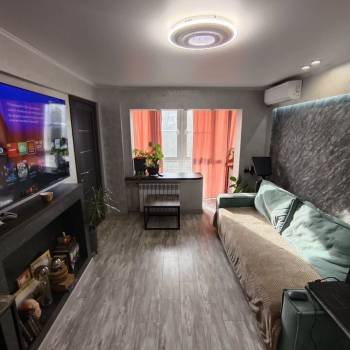 Продается Многокомнатная квартира, 60 м²