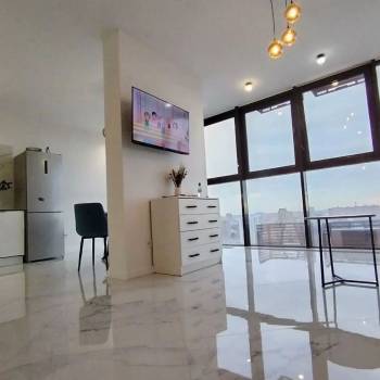 Продается 1-комнатная квартира, 53 м²