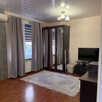 Сдается 1-комнатная квартира, 42 м²