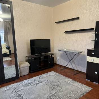 Сдается 1-комнатная квартира, 42 м²