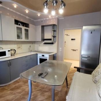 Продается 1-комнатная квартира, 50 м²