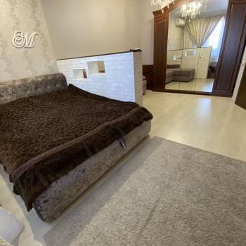 Продается 1-комнатная квартира, 42 м²