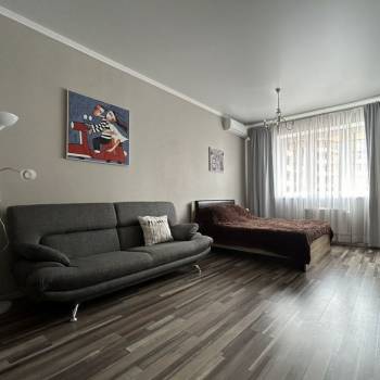 Сдается 1-комнатная квартира, 55 м²