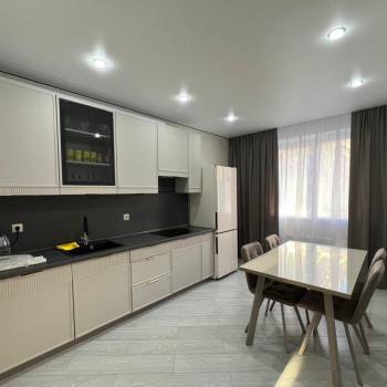 Сдается 2-х комнатная квартира, 65 м²