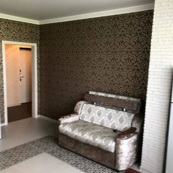 Продается 1-комнатная квартира, 42 м²