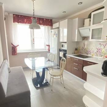Сдается 2-х комнатная квартира, 60 м²