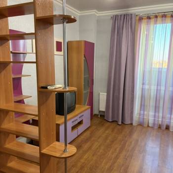 Сдается 1-комнатная квартира, 53 м²