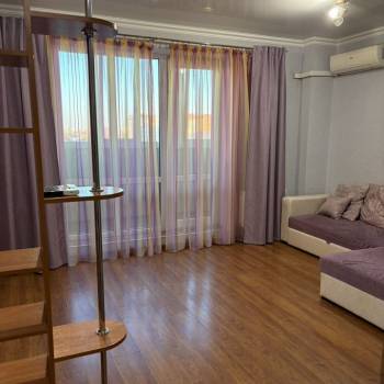 Сдается 1-комнатная квартира, 53 м²