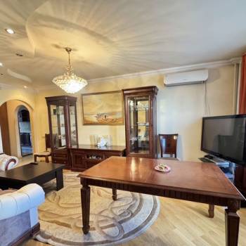 Продается Многокомнатная квартира, 72 м²