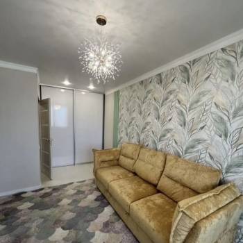Продается 1-комнатная квартира, 32 м²