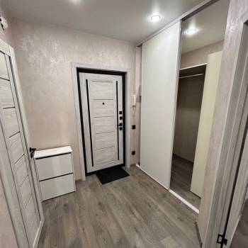 Сдается 1-комнатная квартира, 50 м²