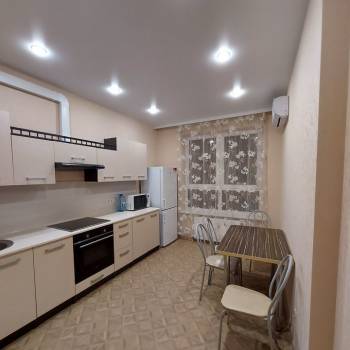 Сдается 1-комнатная квартира, 42 м²