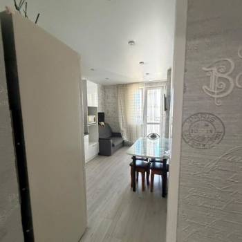 Сдается 1-комнатная квартира, 43 м²